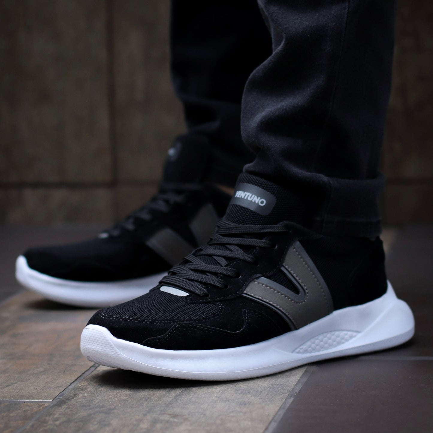 SPRINGS | Black Grey
